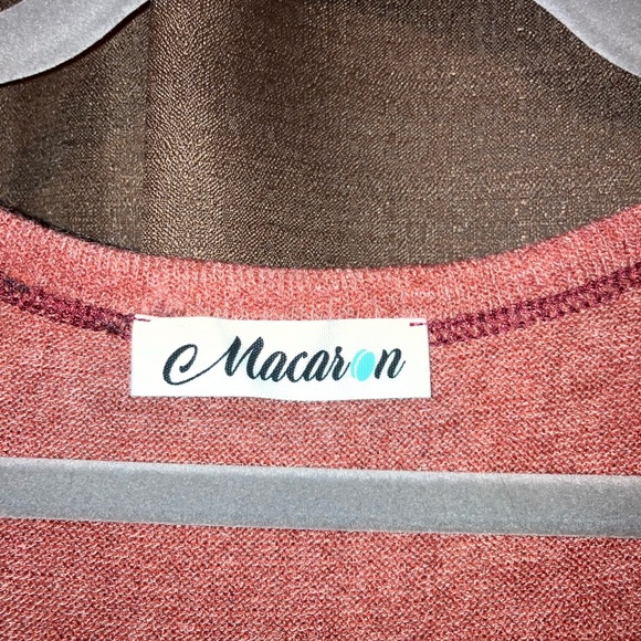 Light-Weight Two-Tone Sweater with Cheetah Print Sleeves - Picture 3 of 4